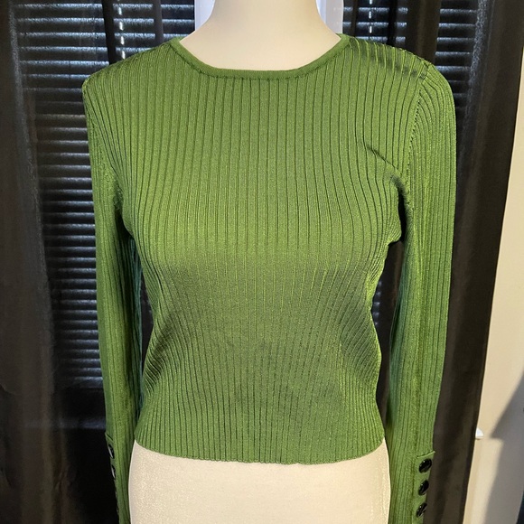 New Zara Knit Fitted Green Sweater. Size Medium, without tags. - Picture 1 of 3